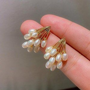 NEW 18K Gold Plated Pearl Stud Earrings